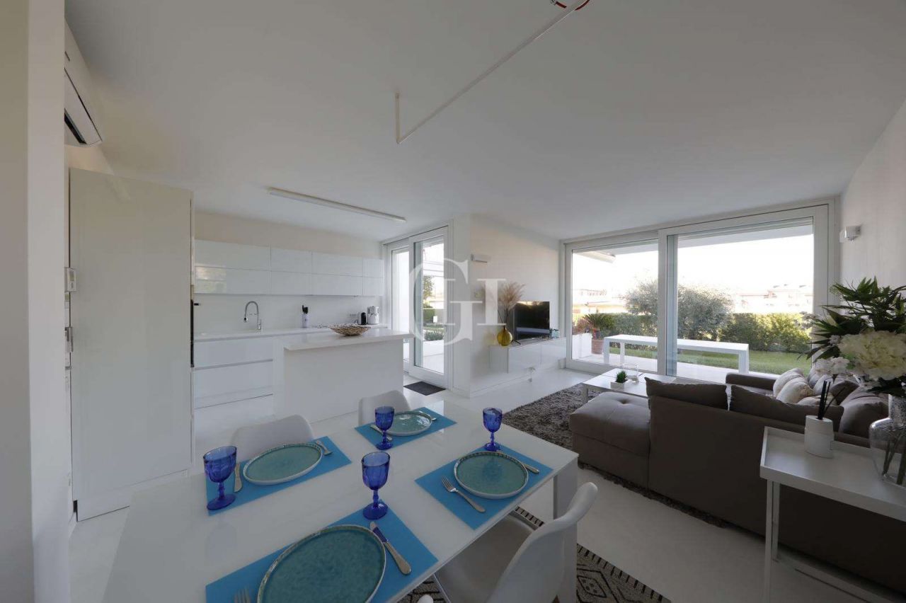 Вилла у озера Гарда, Италия, 195 м² - фото 4