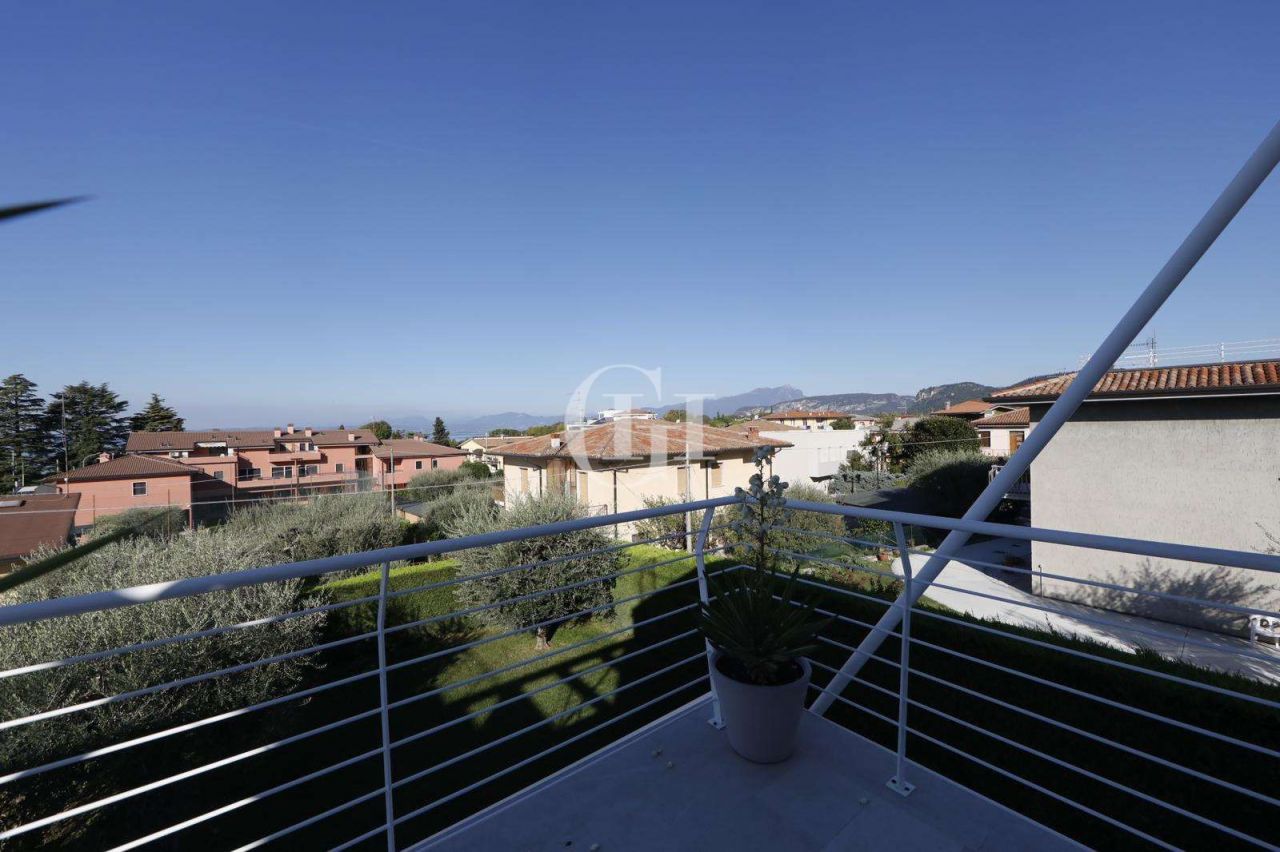 Вилла у озера Гарда, Италия, 195 м² - фото 12