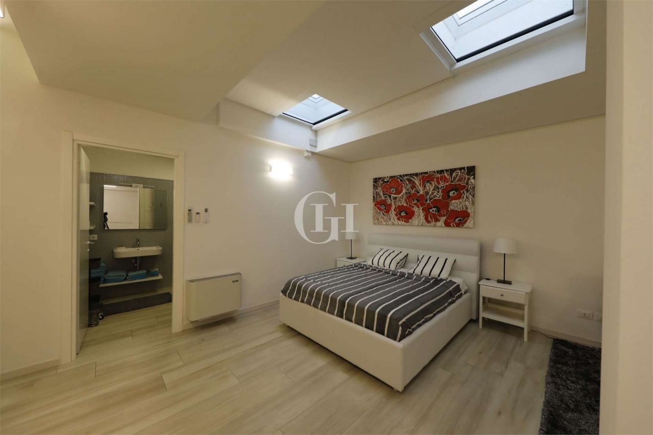 Вилла у озера Гарда, Италия, 195 м² - фото 18