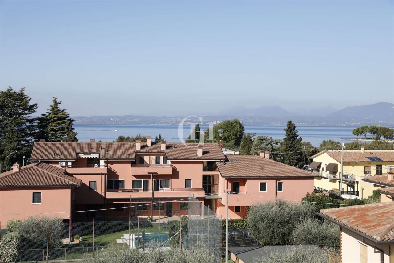 Вилла у озера Гарда, Италия, 195 м² - фото 16