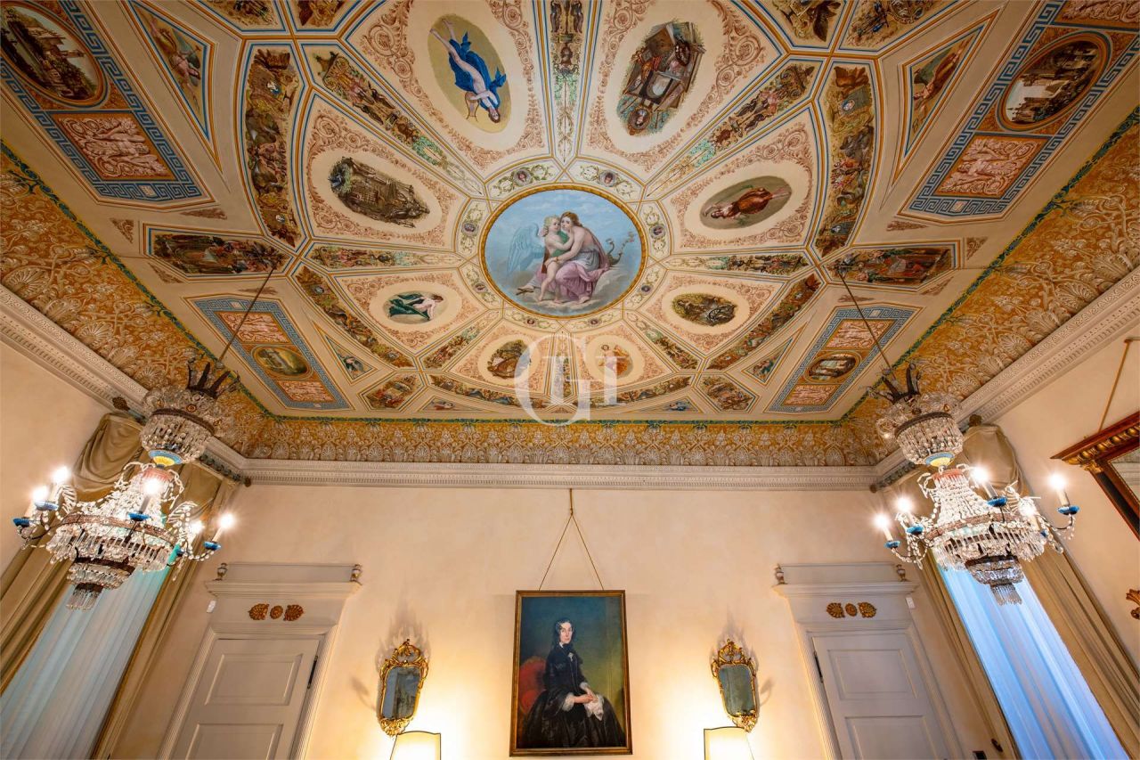 Вилла у озера Гарда, Италия, 985 м² - фото 17