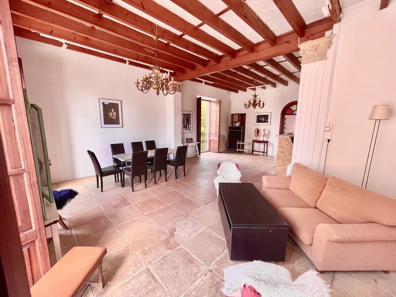 Коммерческая недвижимость в Монтуири, Испания, 900 м² - фото 1