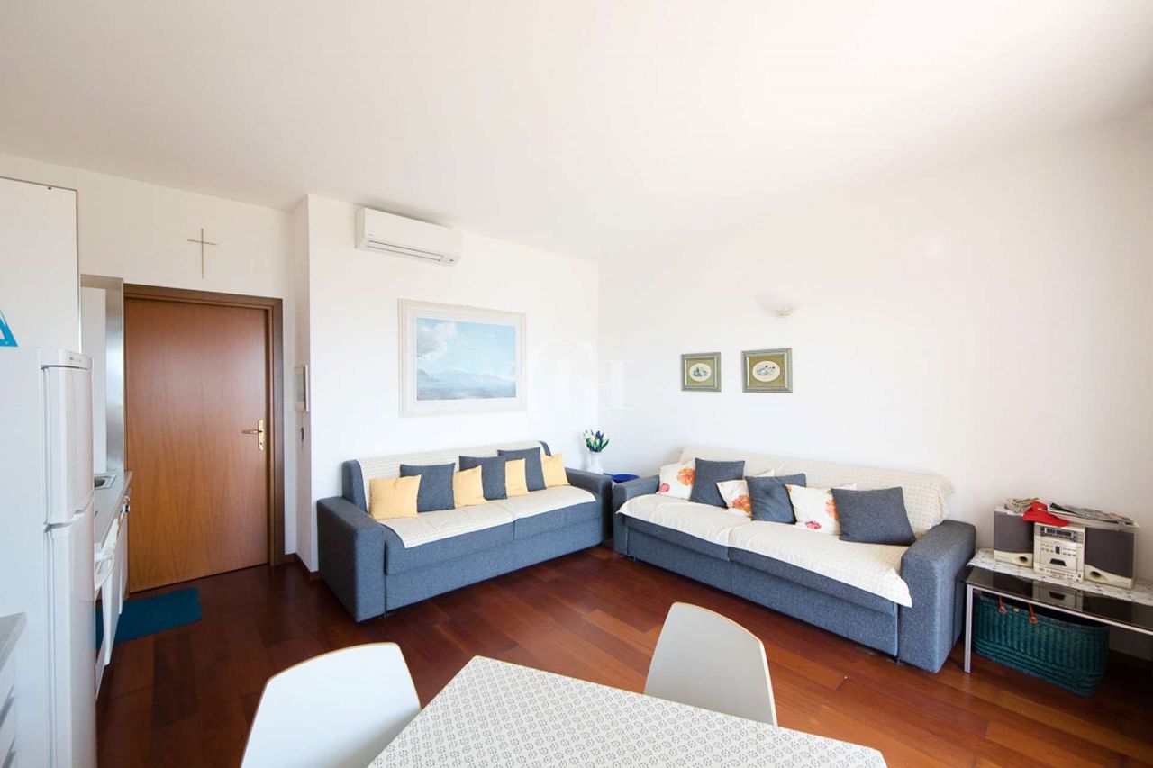 Апартаменты у озера Гарда, Италия, 90 м² - фото 4