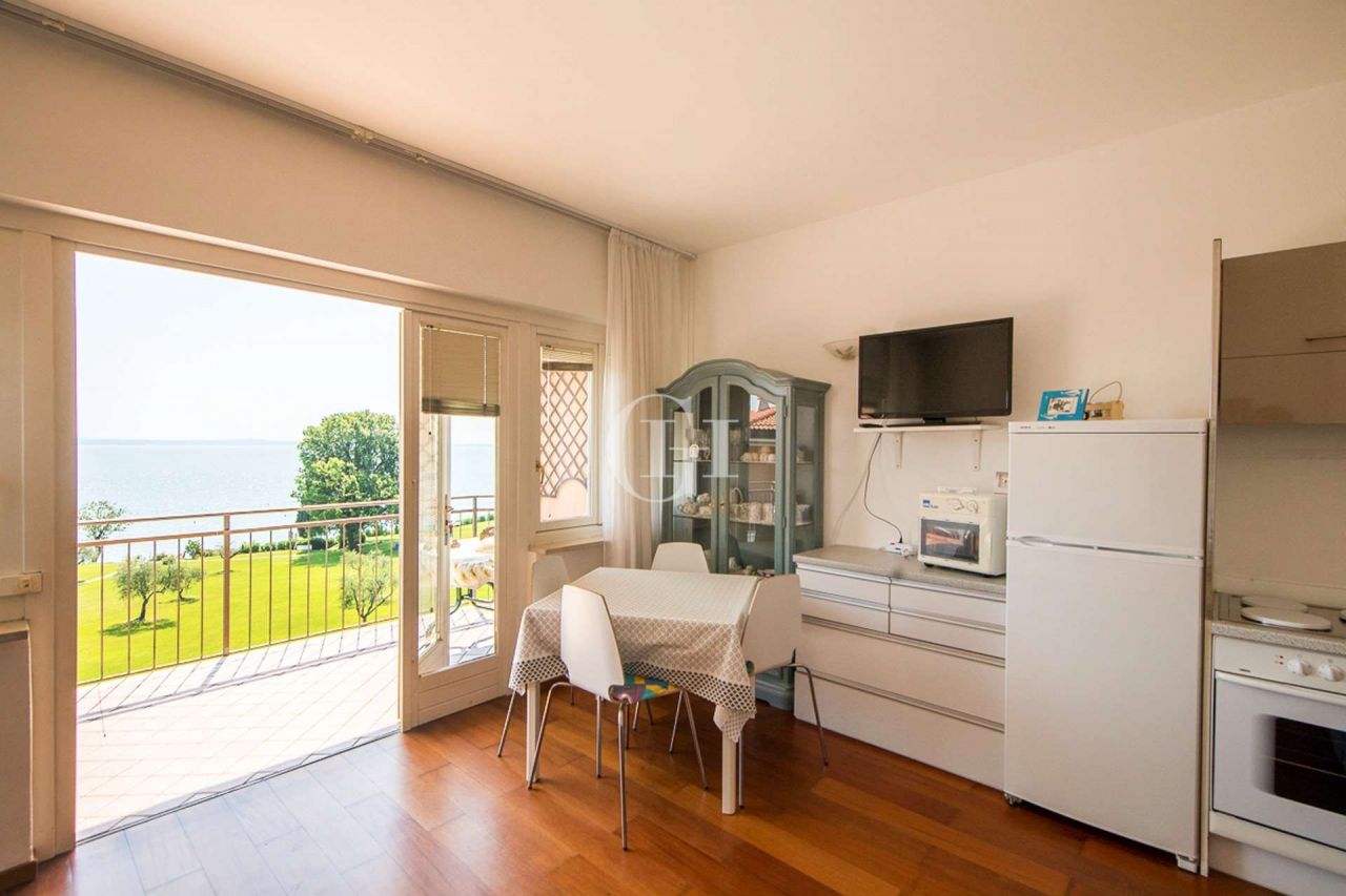 Апартаменты у озера Гарда, Италия, 90 м² - фото 9
