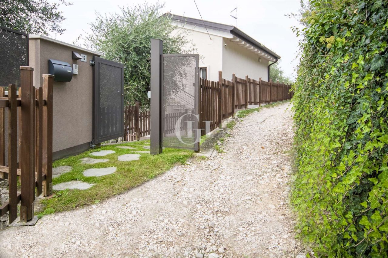 Вилла у озера Гарда, Италия, 135 м² - фото 3