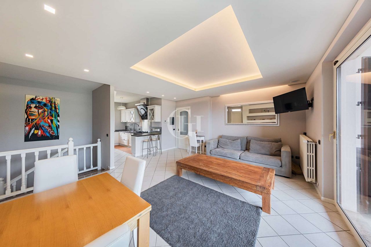 Вилла у озера Гарда, Италия, 223 м² - фото 7