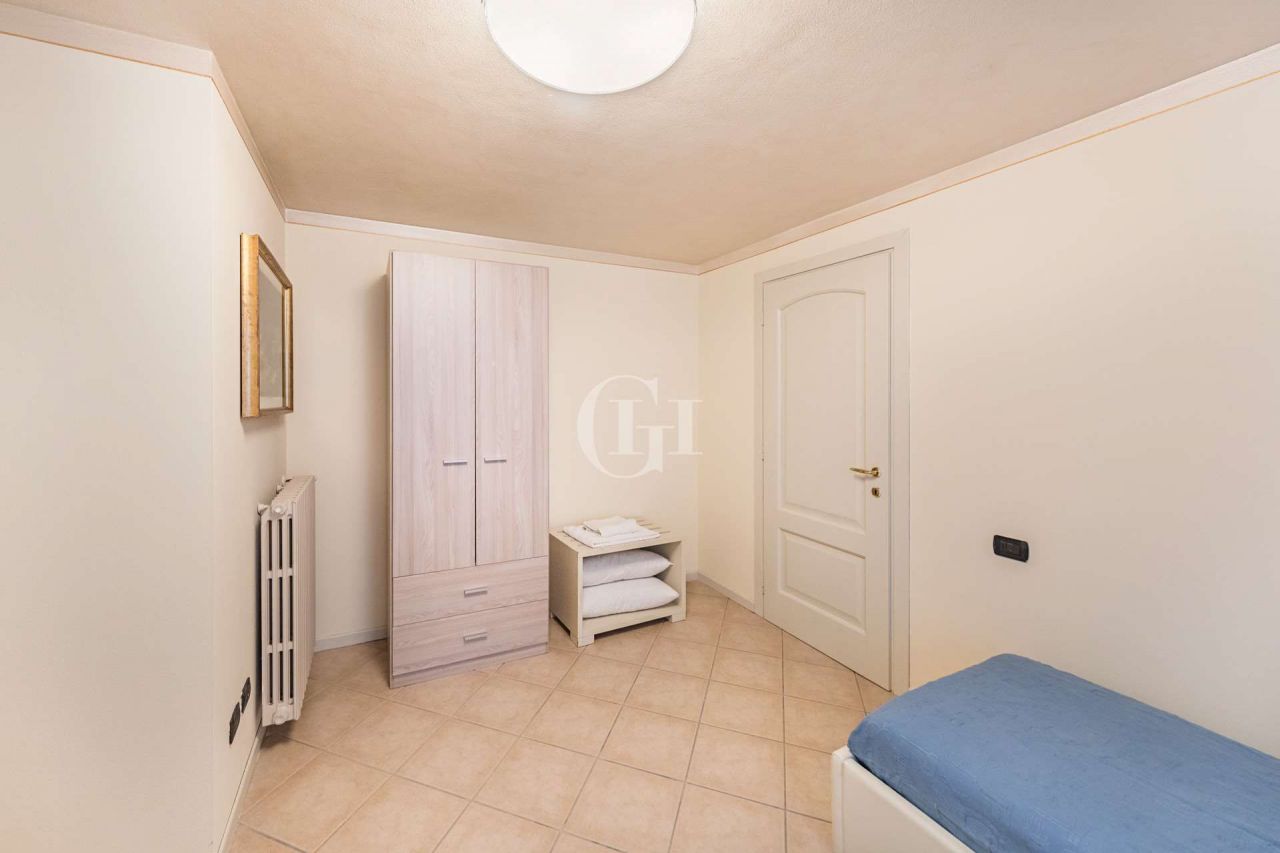 Вилла у озера Гарда, Италия, 223 м² - фото 15