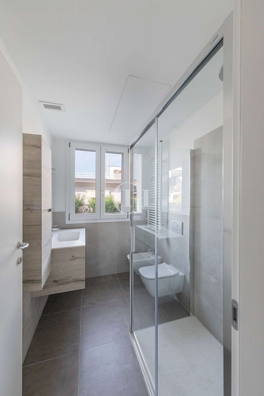 Апартаменты у озера Гарда, Италия, 129 м² - фото 11