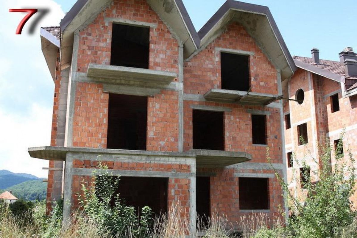 Доходный дом в Колашине, Черногория, 2 791 м2 - фото 1