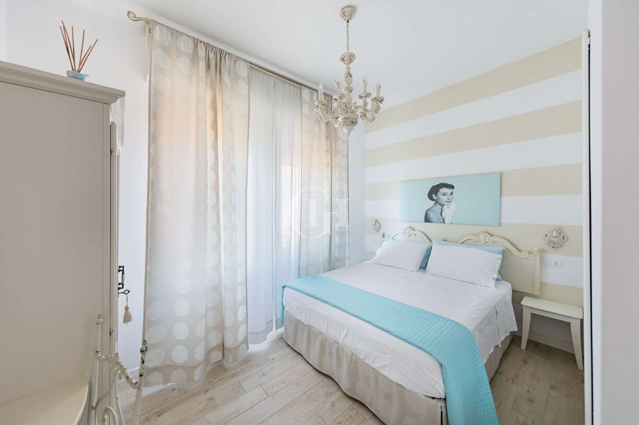 Вилла у озера Гарда, Италия, 1 035 м² - фото 14