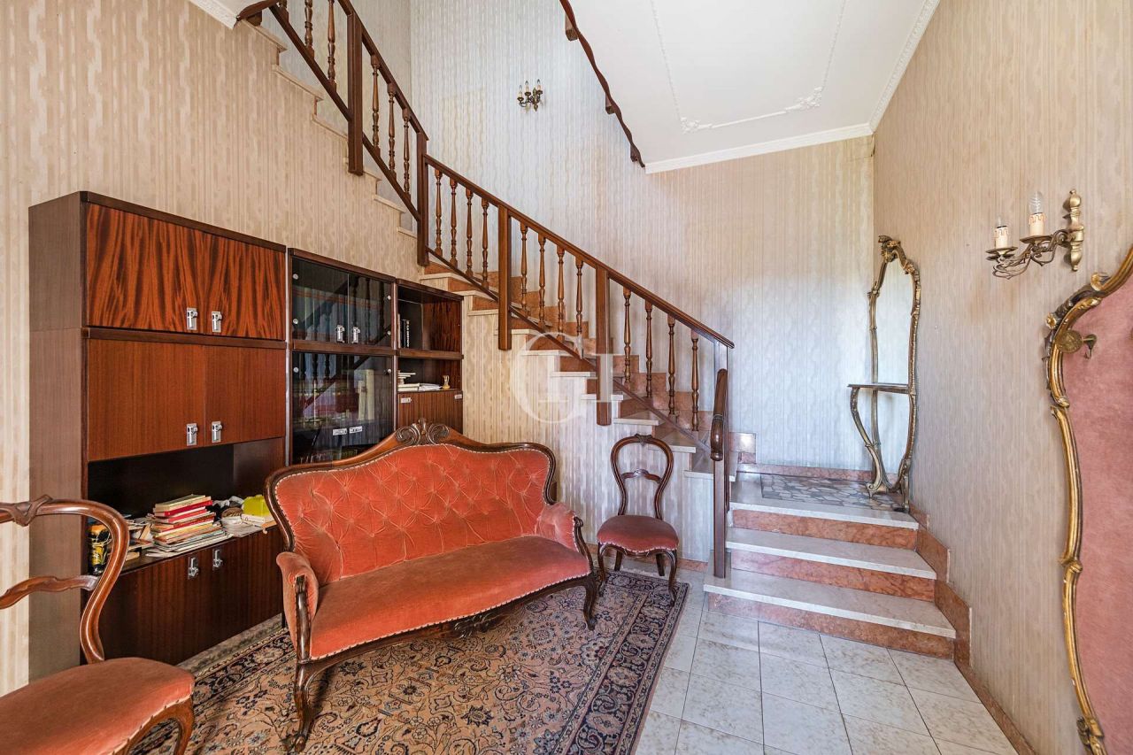 Вилла у озера Гарда, Италия, 1 035 м² - фото 15