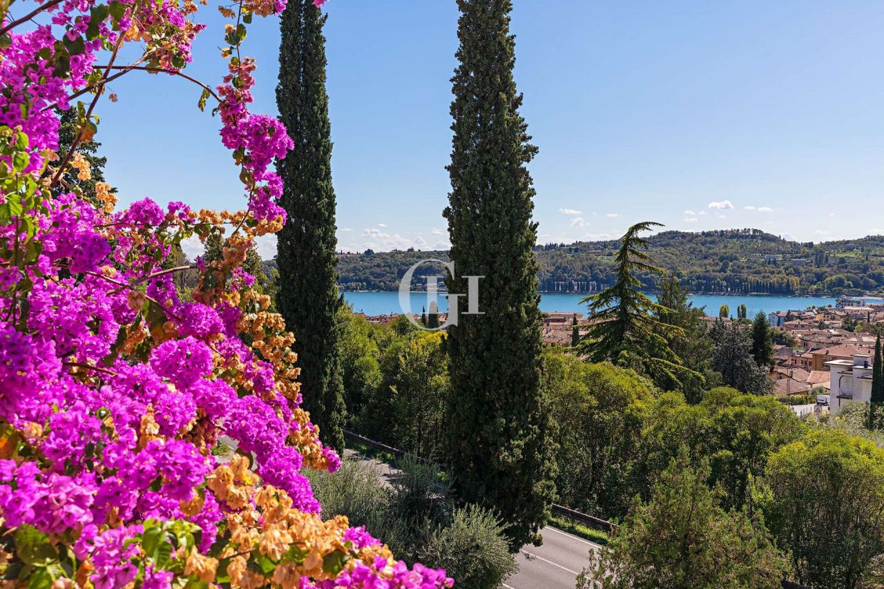 Вилла у озера Гарда, Италия, 1 035 м² - фото 6