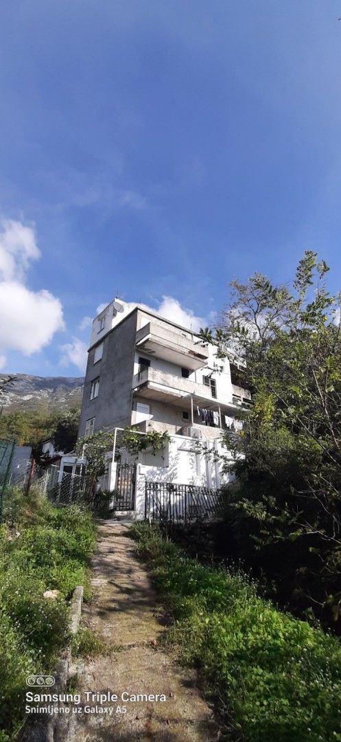 Квартира в Баре, Черногория, 30 м2 - фото 1