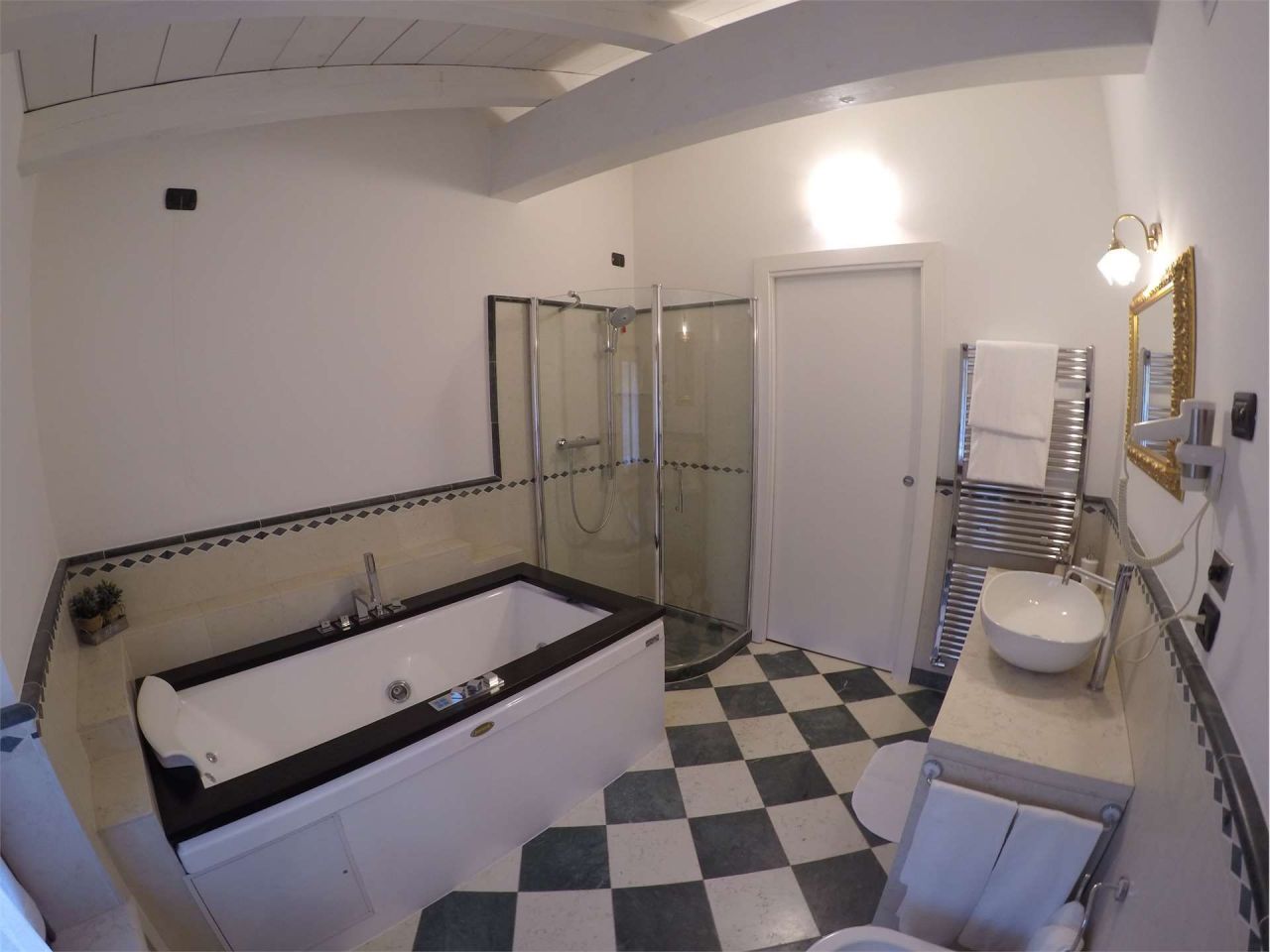 Вилла у озера Гарда, Италия, 520 м² - фото 17