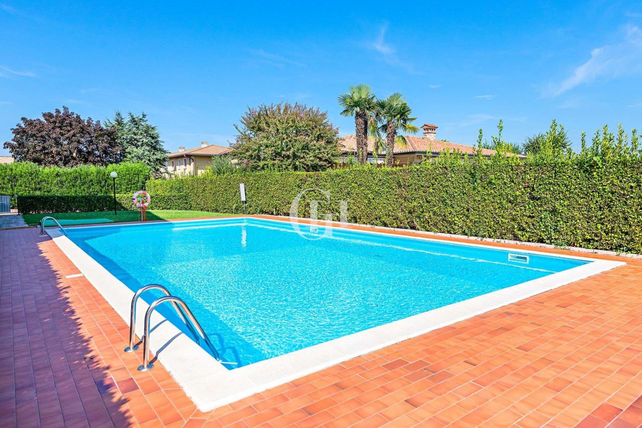 Апартаменты у озера Гарда, Италия, 60 м² - фото 2