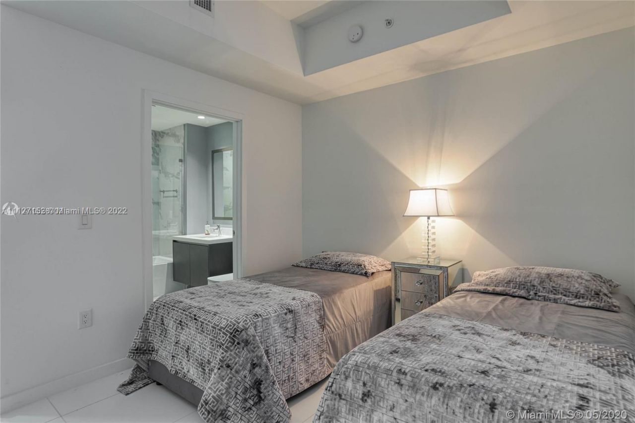 Квартира в Майами, США, 110 м² - фото 14