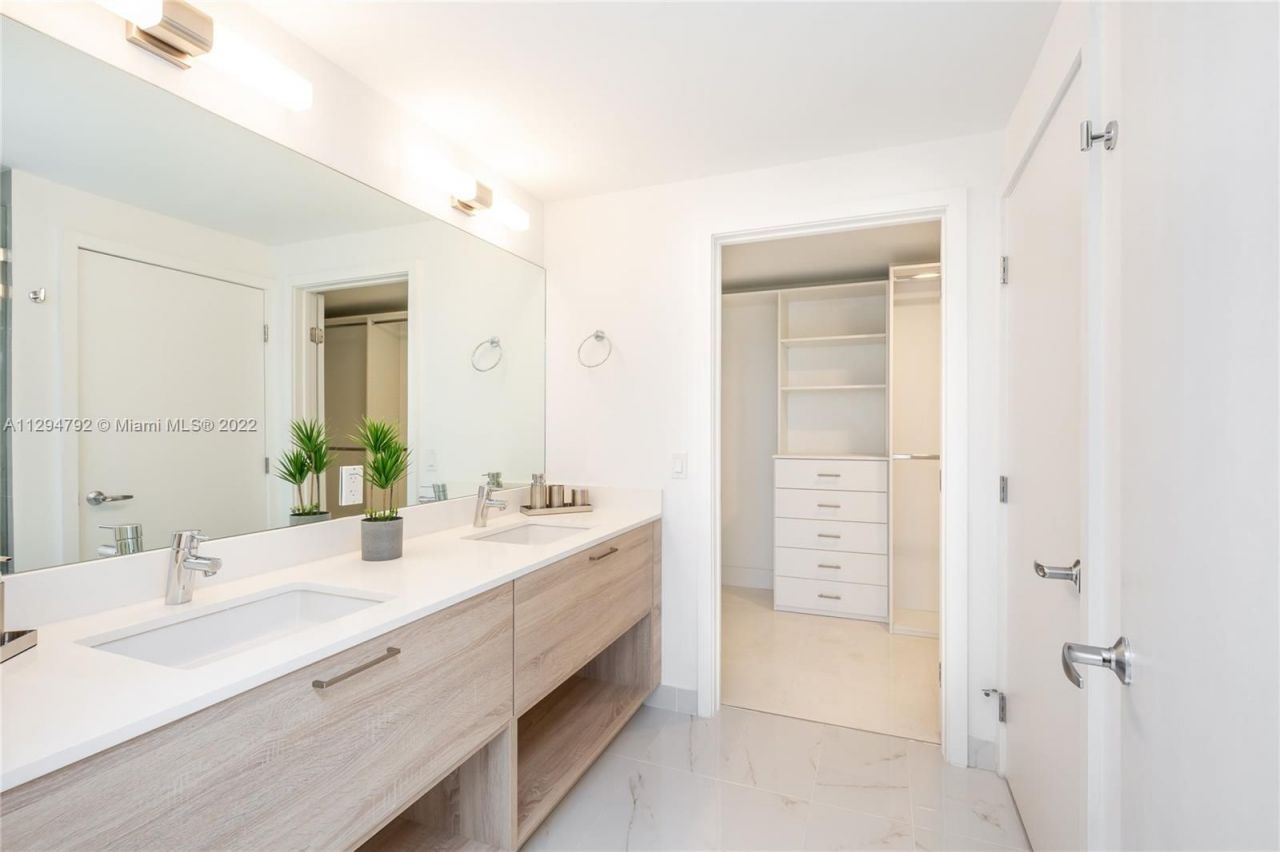 Квартира в Майами, США, 150 м² - фото 9