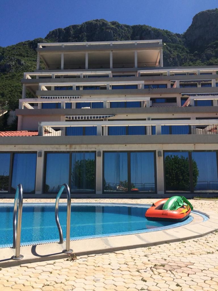 Отель, гостиница в Будве, Черногория, 3 200 м2 - фото 1