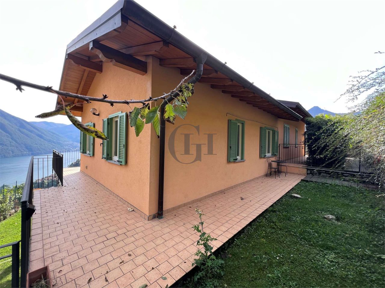 Апартаменты у озера Комо, Италия, 85 м² - фото 3