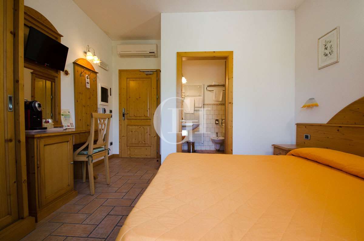 Поместье у озера Гарда, Италия, 5 000 м² - фото 13