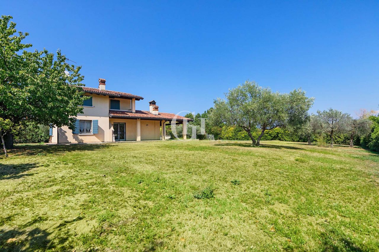 Вилла у озера Гарда, Италия, 300 м² - фото 17