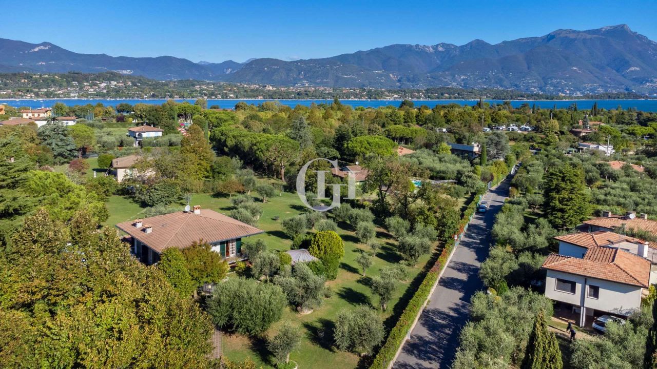 Вилла у озера Гарда, Италия, 515 м² - фото 6