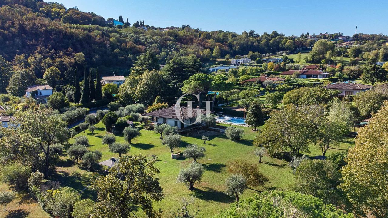 Вилла у озера Гарда, Италия, 515 м² - фото 7