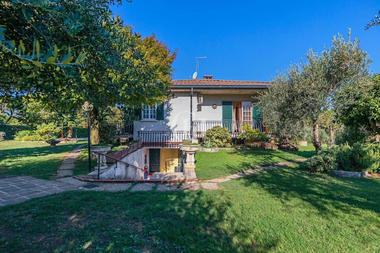 Вилла у озера Гарда, Италия, 515 м² - фото 14