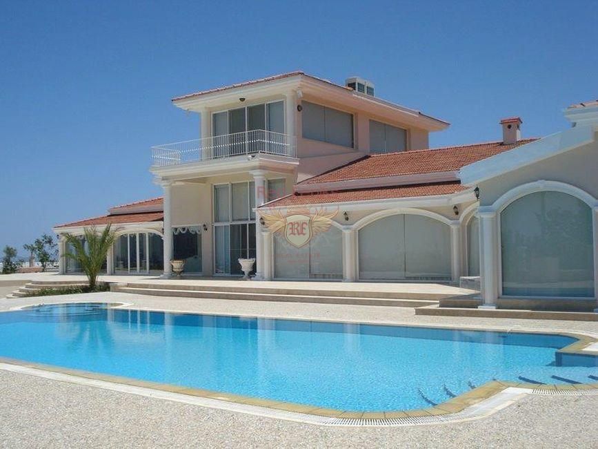 Дом в Кирении, Кипр, 850 м2 - фото 1