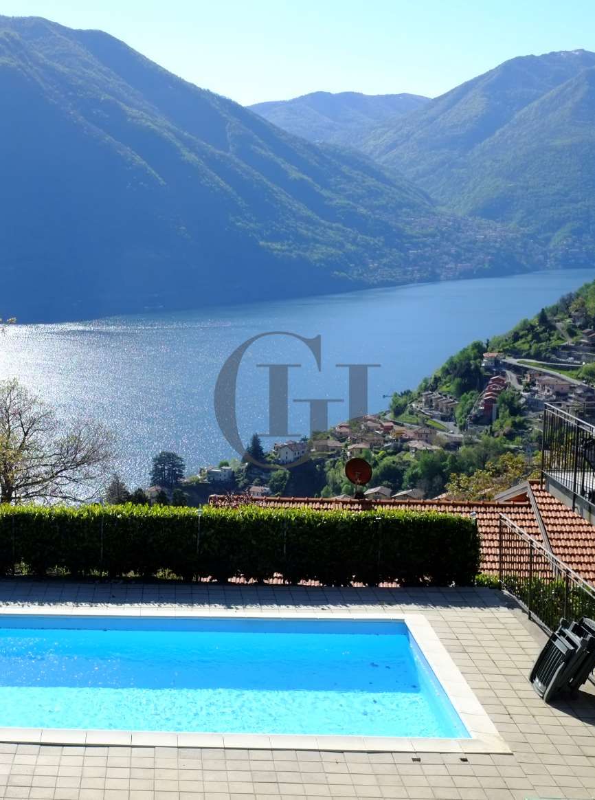 Вилла у озера Комо, Италия, 150 м² - фото 2