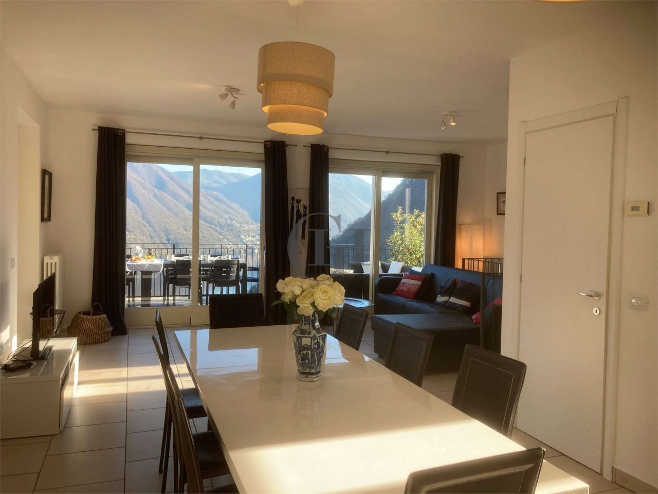 Вилла у озера Комо, Италия, 150 м² - фото 6