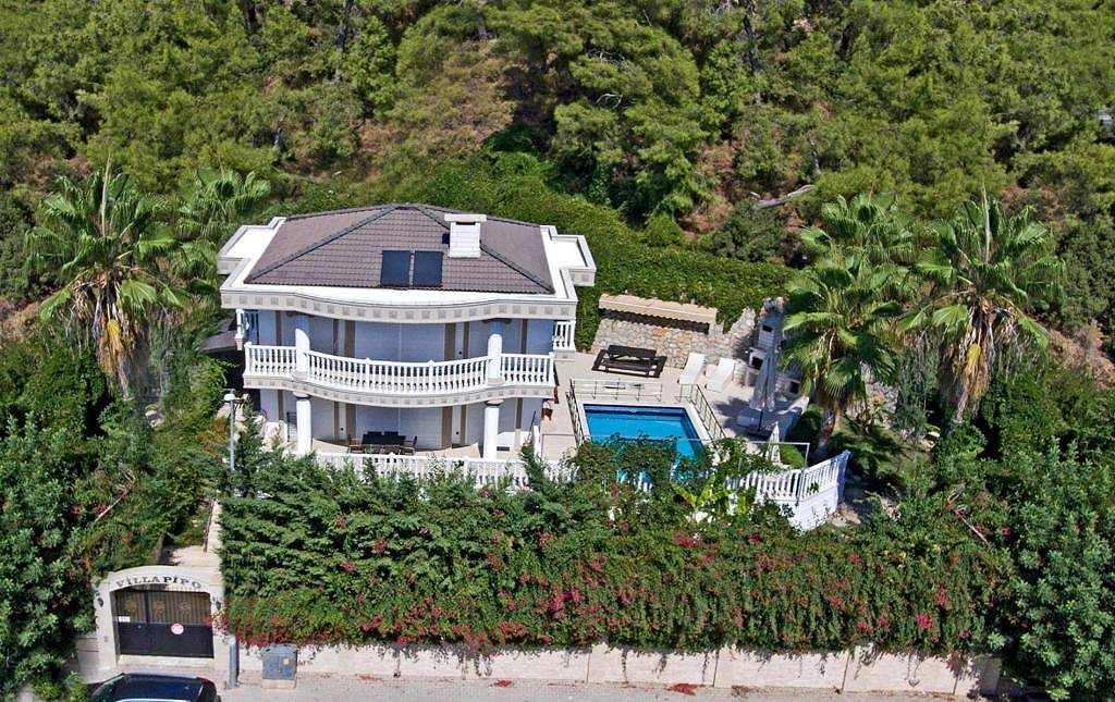 Вилла в Кемере, Турция, 250 м² - фото 1