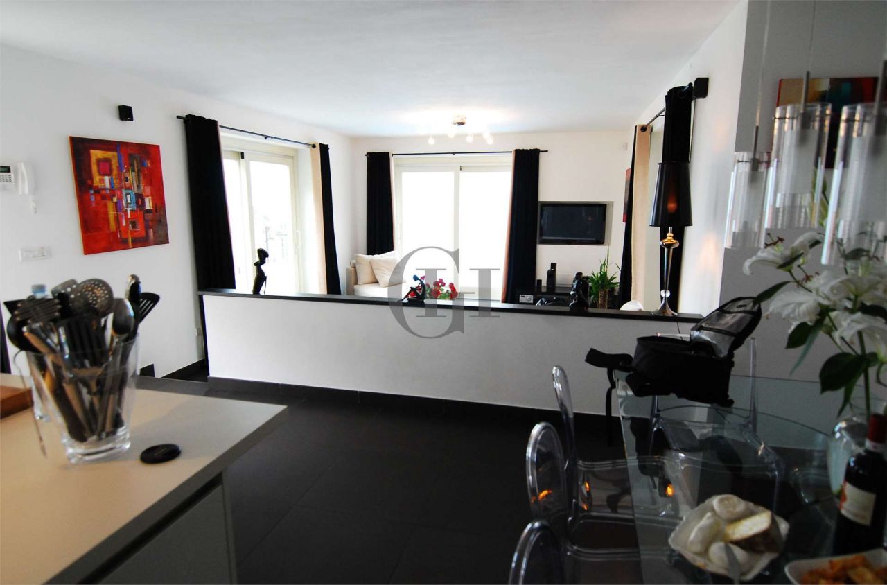 Вилла у озера Комо, Италия, 150 м² - фото 9