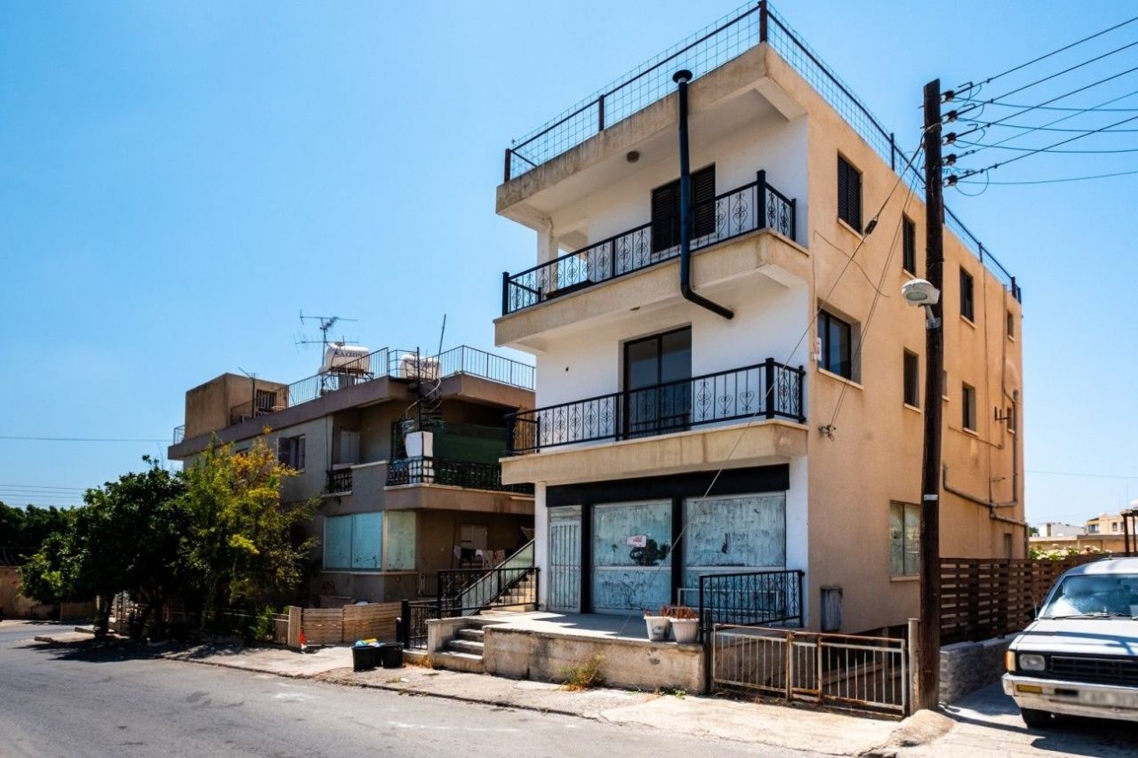 Коммерческая недвижимость в Пафосе, Кипр, 305 м2 - фото 1