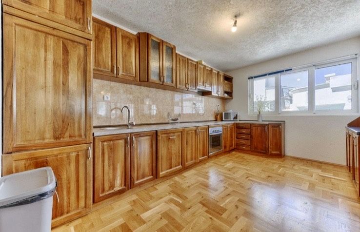 Квартира в Добра Воде, Черногория, 144 м² - фото 2