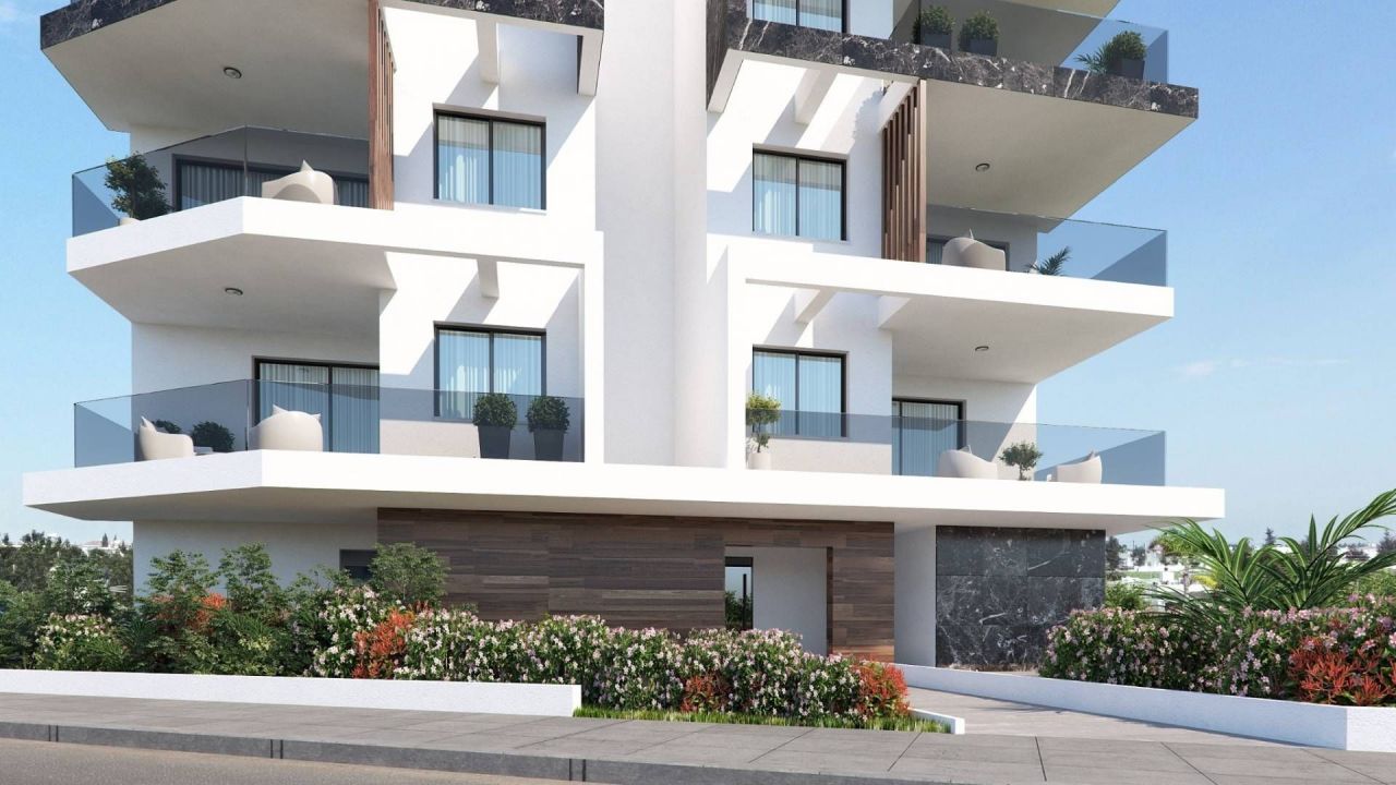 Коммерческая недвижимость в Ларнаке, Кипр, 487 м2 - фото 1