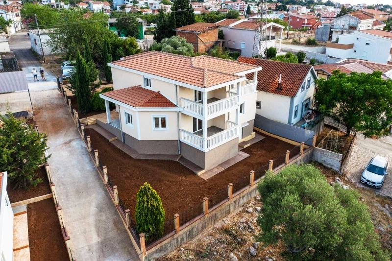 Коттедж в Добра Воде, Черногория, 260 м² - фото 2