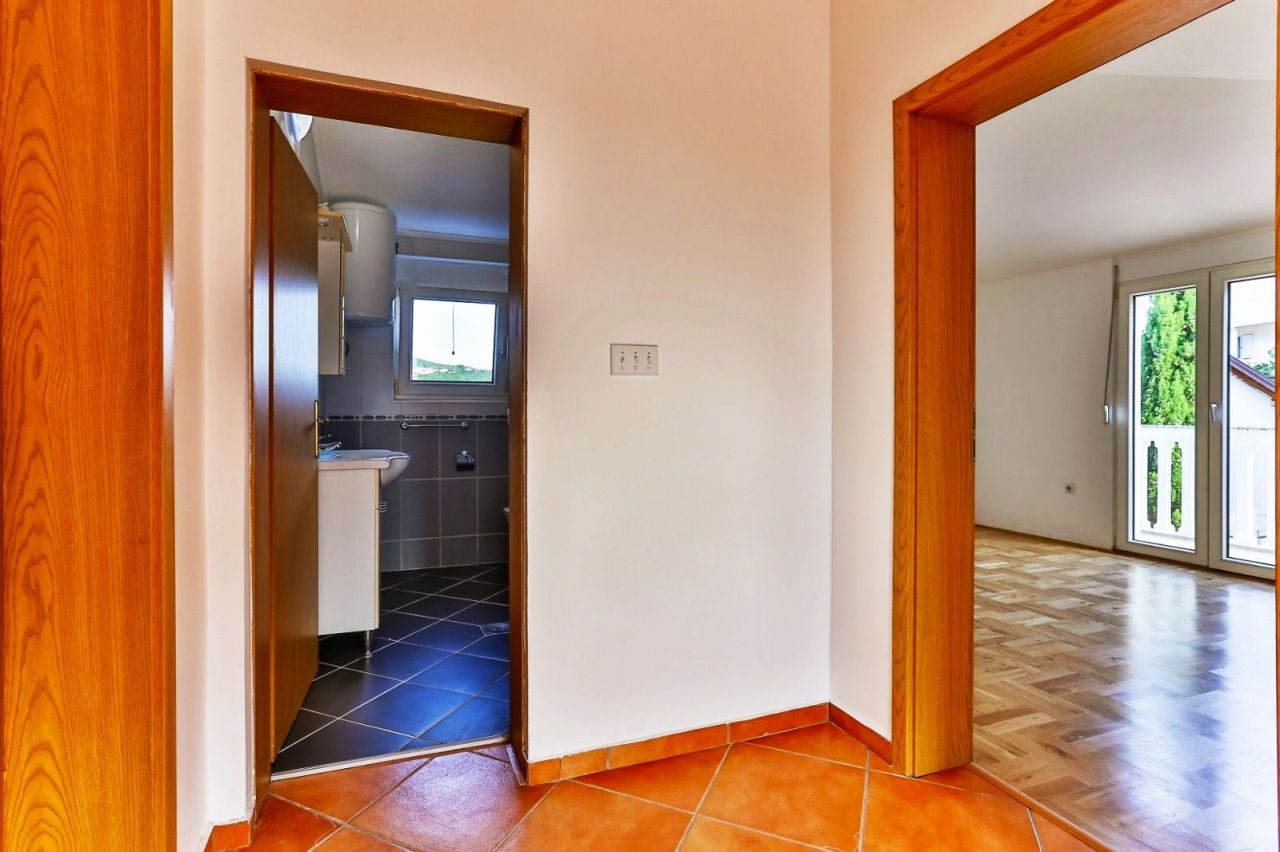 Коттедж в Добра Воде, Черногория, 260 м² - фото 5