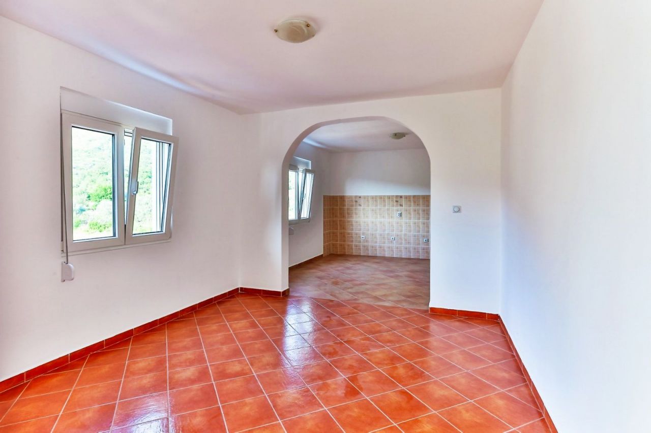 Коттедж в Добра Воде, Черногория, 260 м² - фото 13