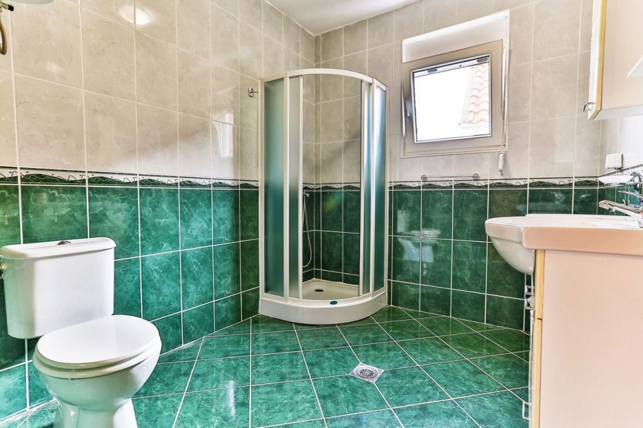 Коттедж в Добра Воде, Черногория, 260 м² - фото 6