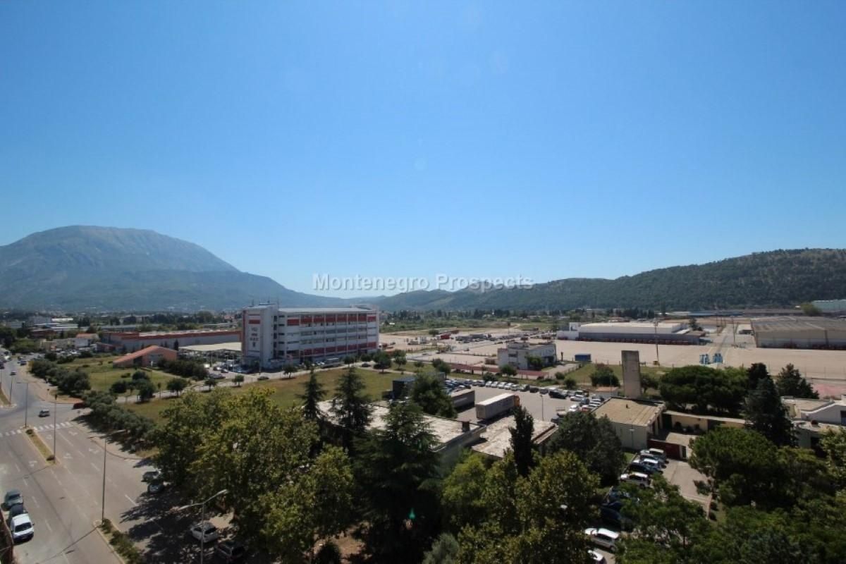 Квартира в Баре, Черногория, 359 м2 - фото 1
