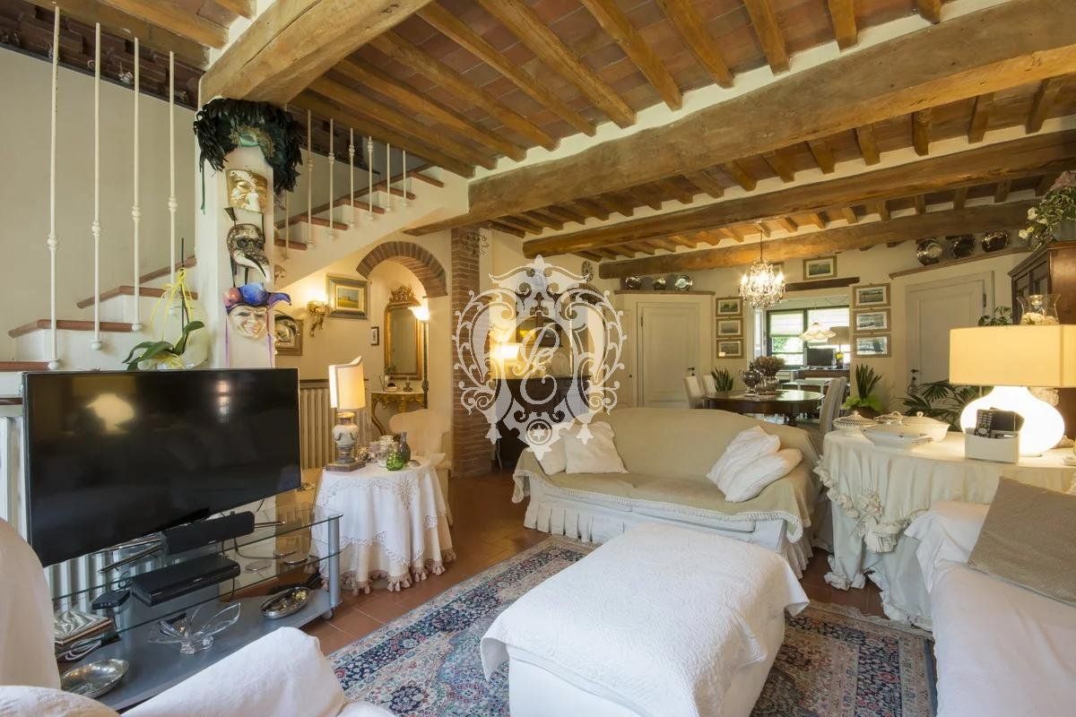 Вилла в Понтедере, Италия, 676 м² - фото 3