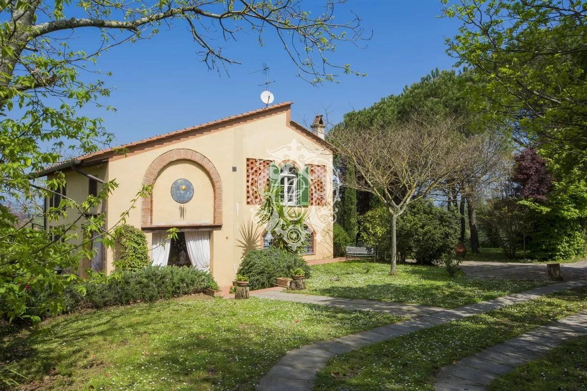 Вилла в Понтедере, Италия, 676 м² - фото 9