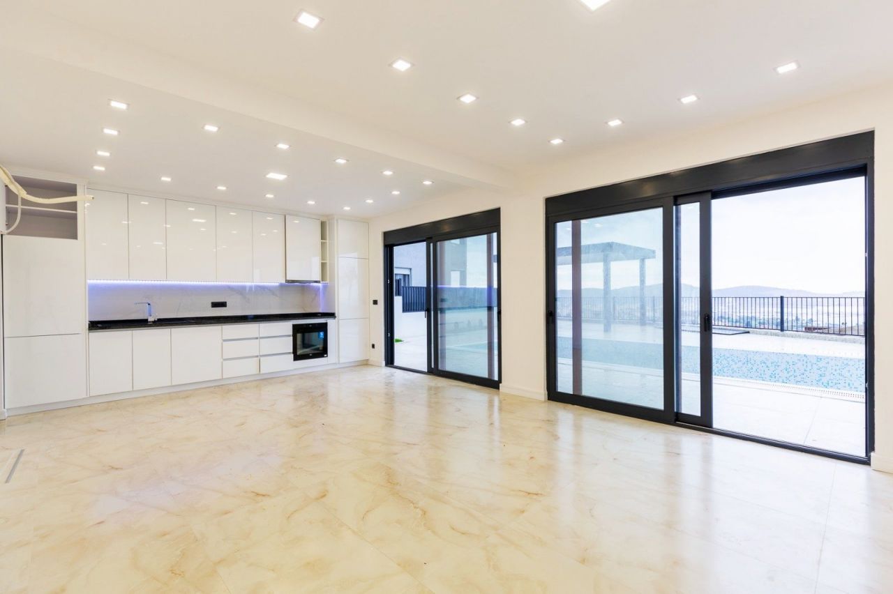 Вилла в Баре, Черногория, 250 м² - фото 11