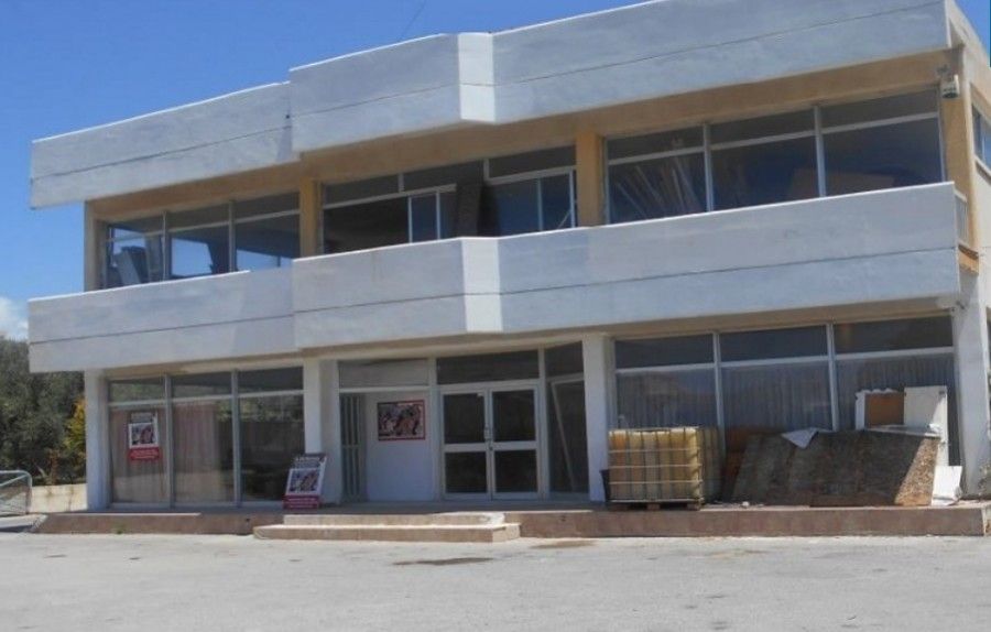 Коммерческая недвижимость в Пафосе, Кипр, 1 520 м2 - фото 1