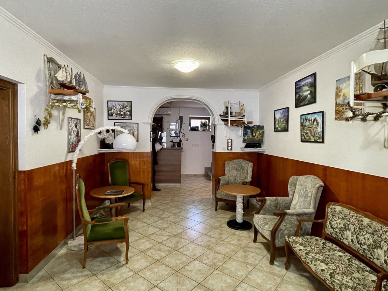 Отель, гостиница в Хевизе, Венгрия, 435 м² - фото 8