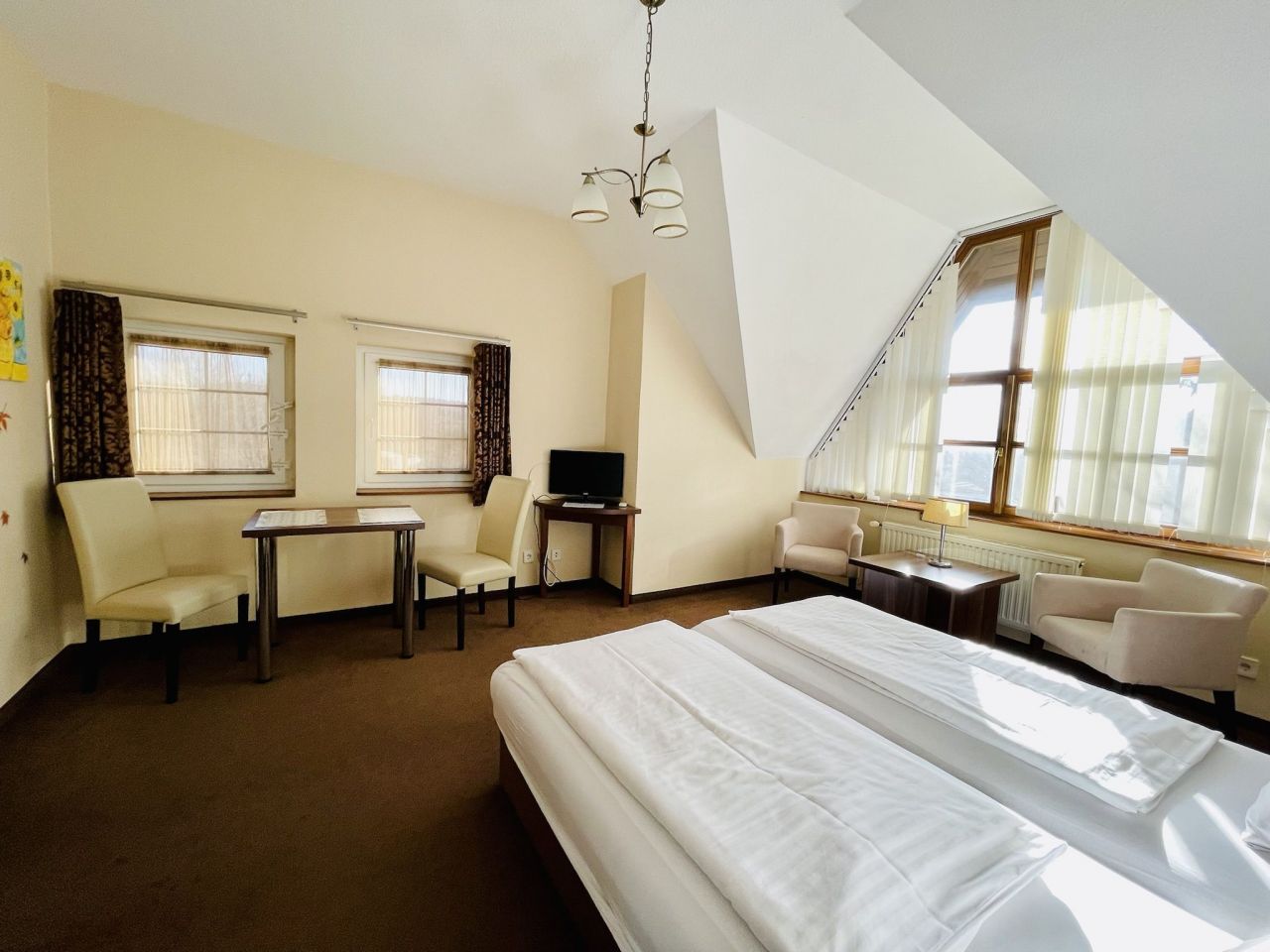 Отель, гостиница в Хевизе, Венгрия, 435 м² - фото 14