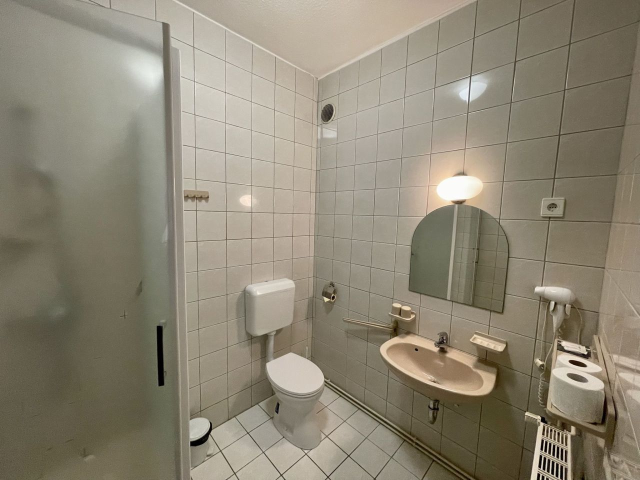 Отель, гостиница в Хевизе, Венгрия, 435 м² - фото 16