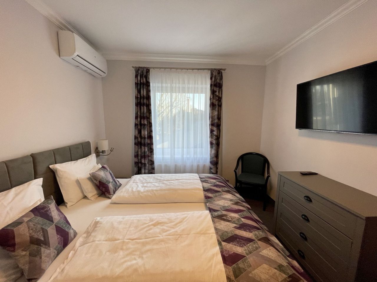 Отель, гостиница в Хевизе, Венгрия, 520 м² - фото 9