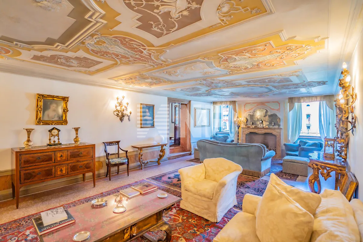 Апартаменты в Венеции, Италия, 277 м² - фото 1